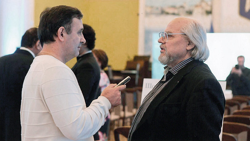 Розмова з журналістом Леонідом Фросевичем... про журналістів. Фото Павла Пащенка